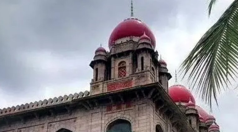 కేవీపీపై రెడ్ కార్నర్ నోటీసు ఉందా?.. సీబీఐకి హైకోర్టు ప్రశ్న